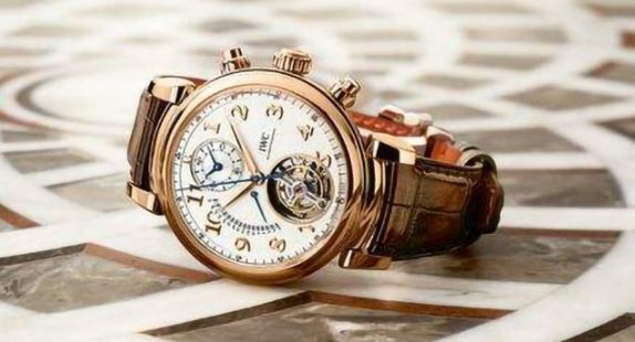 <b>萬國手表進水后的自行解決方案</b>