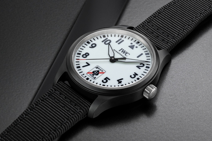 萬(wàn)國(guó)飛行員系列自動(dòng)腕表41“黑桃A”特別版（圖）